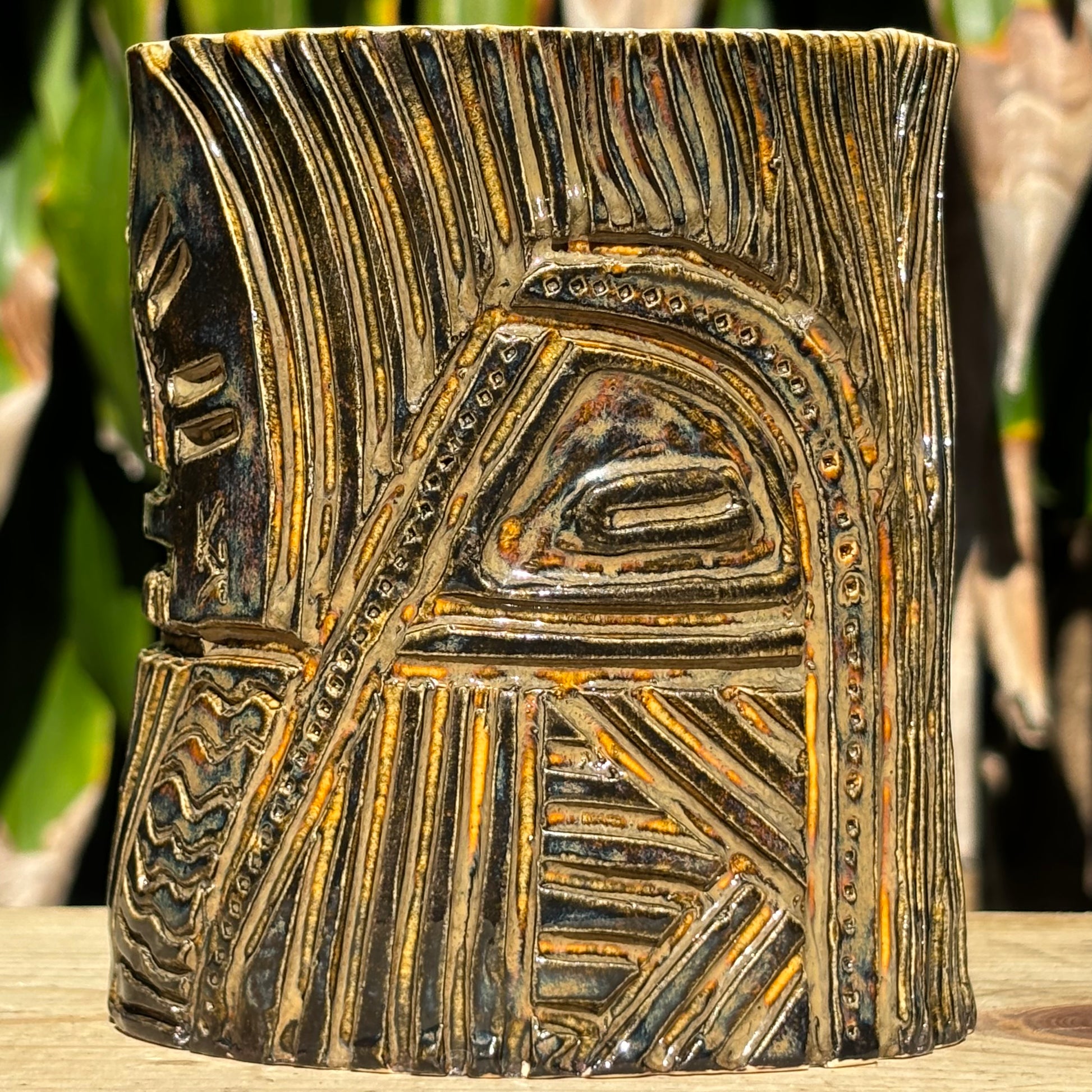 El mayantu, handmade vase, tiki mug, handmade tiki mug, tiki tiki, unique tiki art, masque, mask vase, grand protection, spiritual art, spiritual piece, one of a kind ceramics, one of a kind pottery, porcelain, brown, white, face, face mug, face vase, mandalorian 